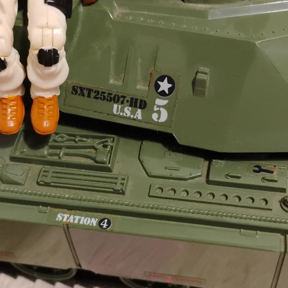 (A-4) GI Joe Mobat Motorized 1982 Battle Tank W 3 80's GI Joe Action Figures